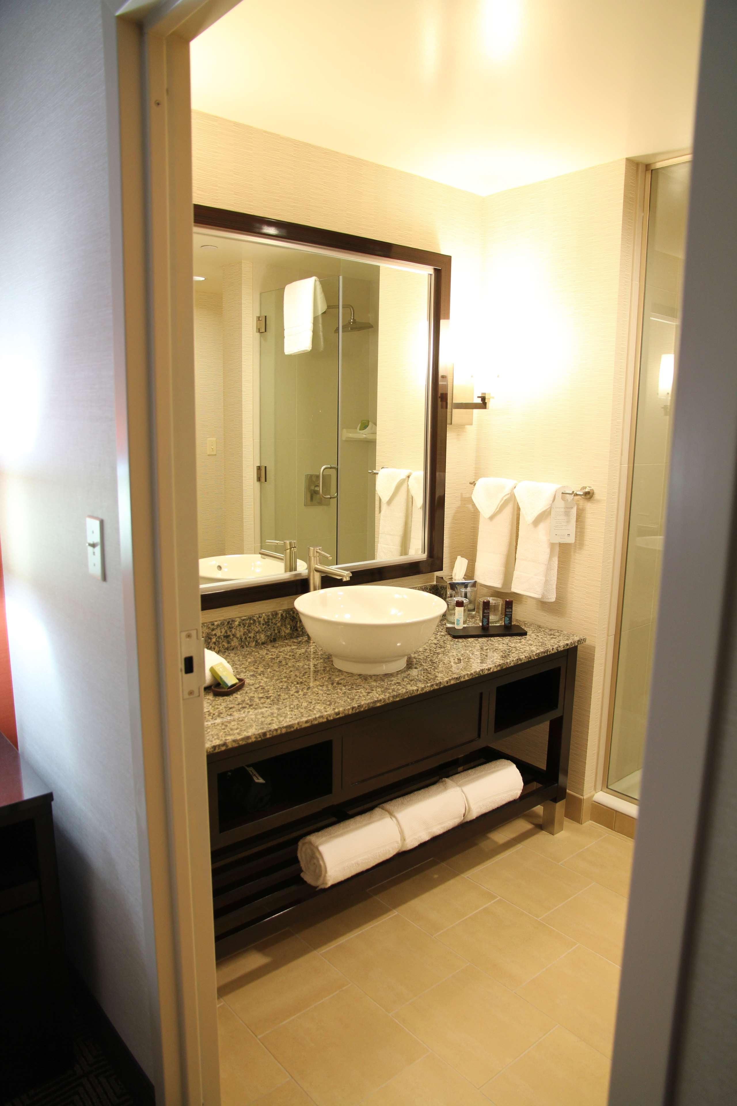 Embassy Suites Ontario - Airport Quarto foto