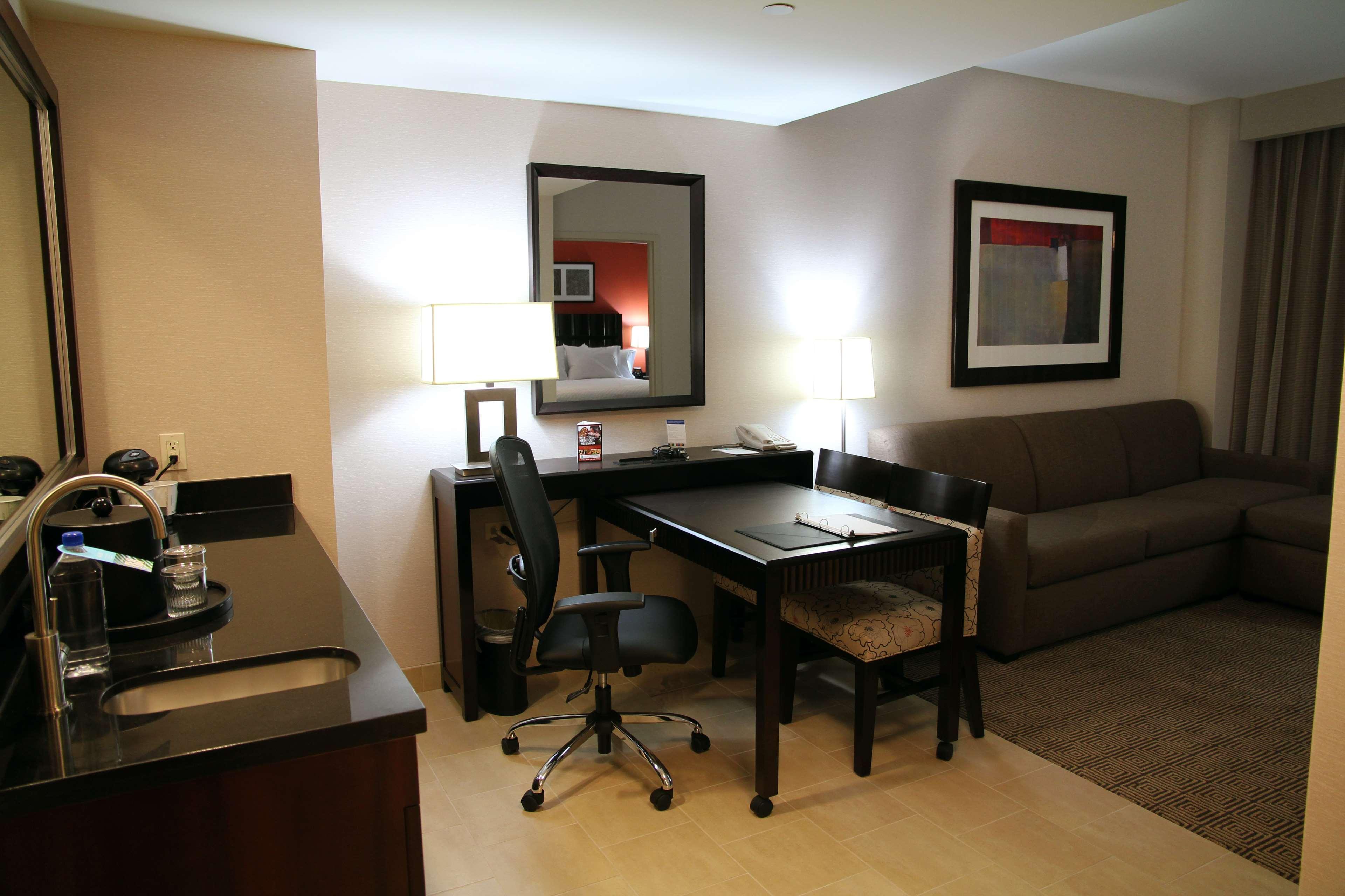 Embassy Suites Ontario - Airport Quarto foto
